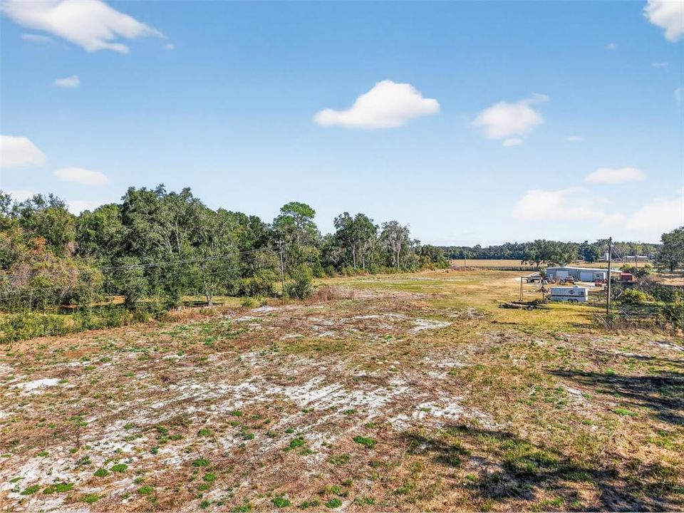 待售: $1,250,000 (5.10 acres)