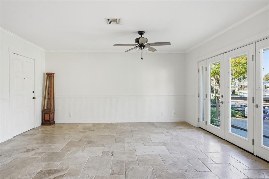 На продажу: $399,000 (2 спален, 1 ванн, 1104 Квадратных фут)