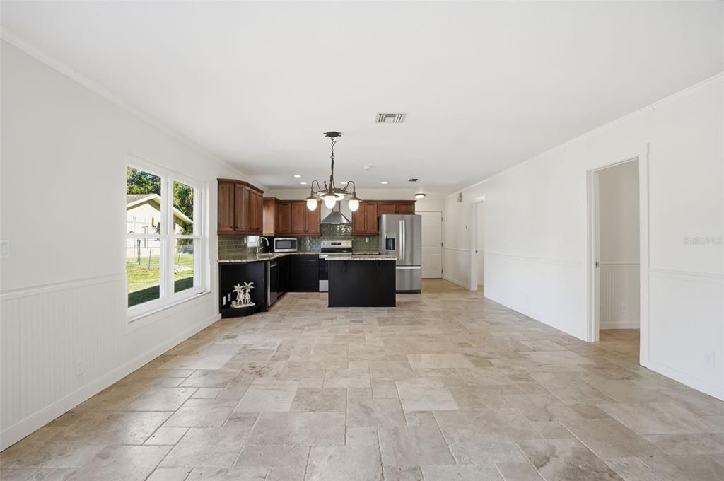 На продажу: $399,000 (2 спален, 1 ванн, 1104 Квадратных фут)