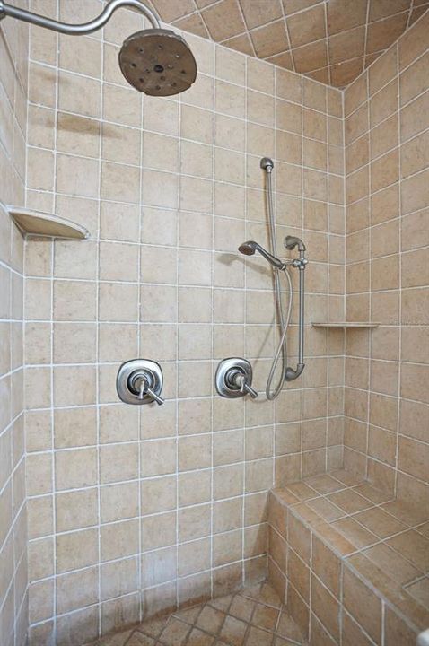 На продажу: $399,000 (2 спален, 1 ванн, 1104 Квадратных фут)