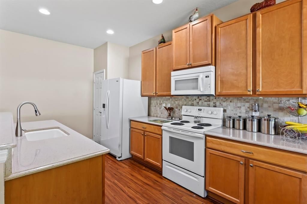 待售: $375,000 (3 贝兹, 2 浴室, 1997 平方英尺)