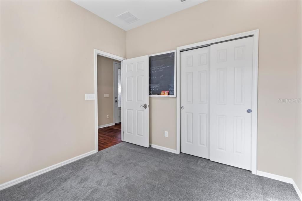 待售: $375,000 (3 贝兹, 2 浴室, 1997 平方英尺)