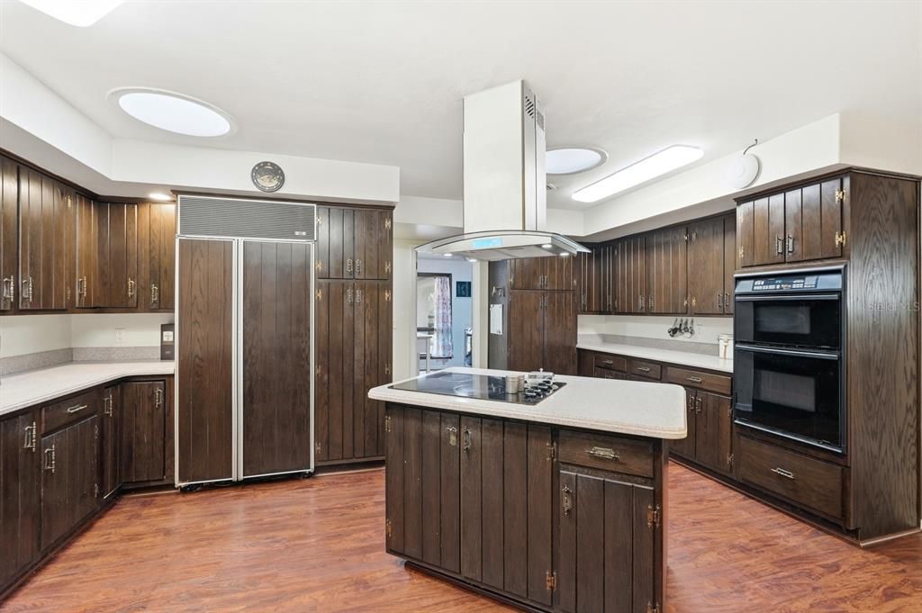 待售: $995,000 (4 贝兹, 2 浴室, 4783 平方英尺)