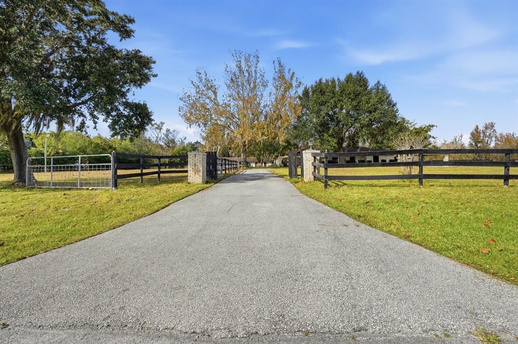 待售: $995,000 (4 贝兹, 2 浴室, 4783 平方英尺)