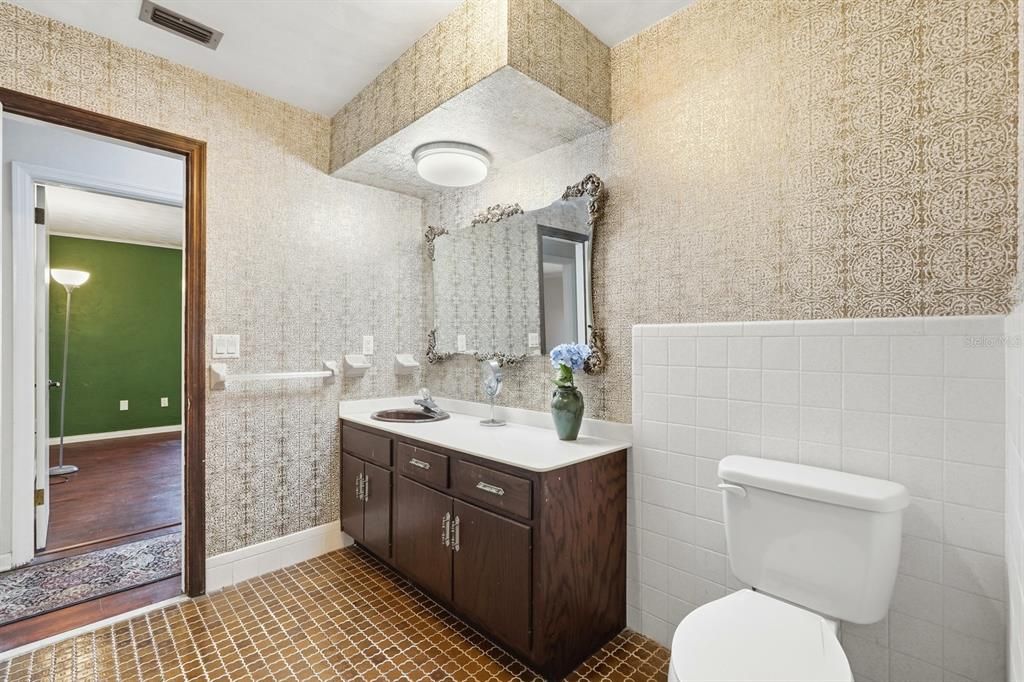 待售: $995,000 (4 贝兹, 2 浴室, 4783 平方英尺)