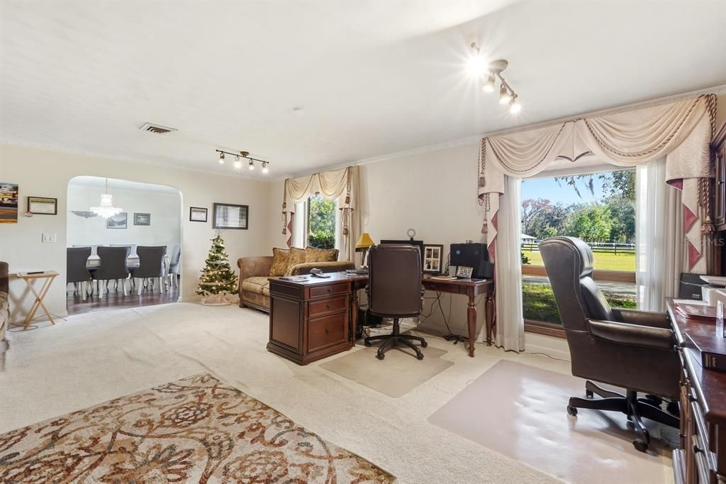 待售: $995,000 (4 贝兹, 2 浴室, 4783 平方英尺)