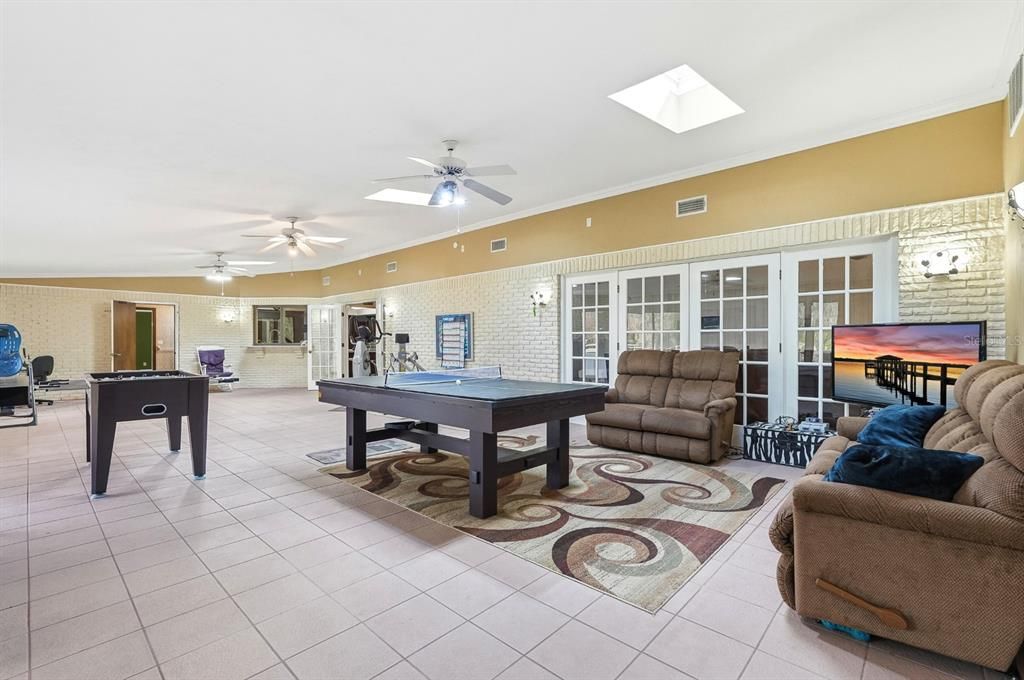 待售: $995,000 (4 贝兹, 2 浴室, 4783 平方英尺)