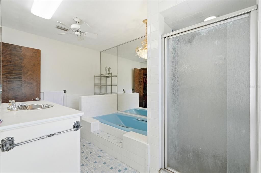 待售: $995,000 (4 贝兹, 2 浴室, 4783 平方英尺)