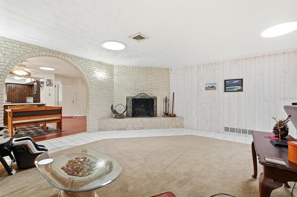 待售: $995,000 (4 贝兹, 2 浴室, 4783 平方英尺)