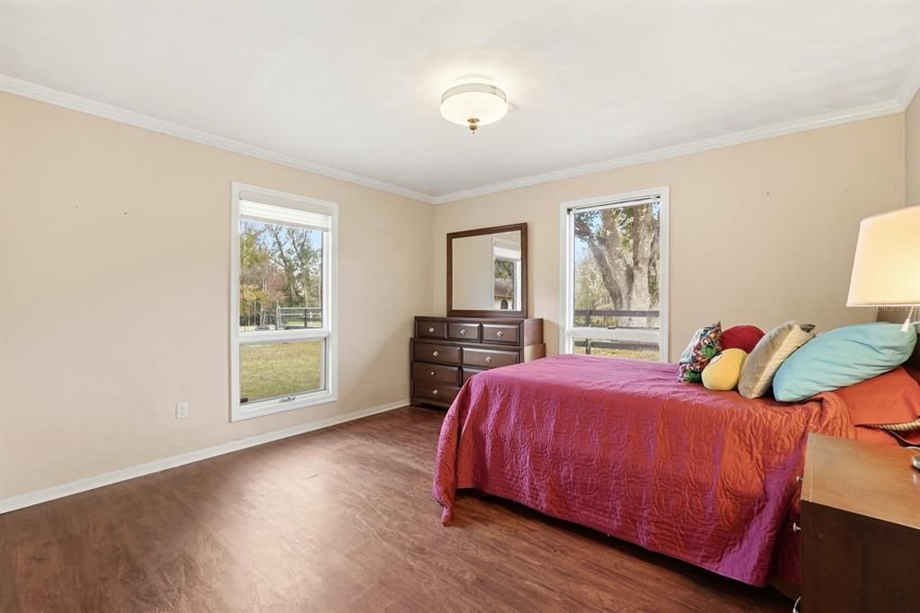 待售: $995,000 (4 贝兹, 2 浴室, 4783 平方英尺)