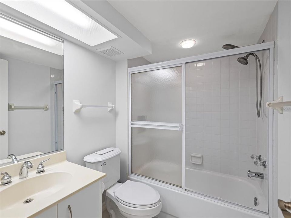 出租: $3,750 (2 贝兹, 2 浴室, 1470 平方英尺)