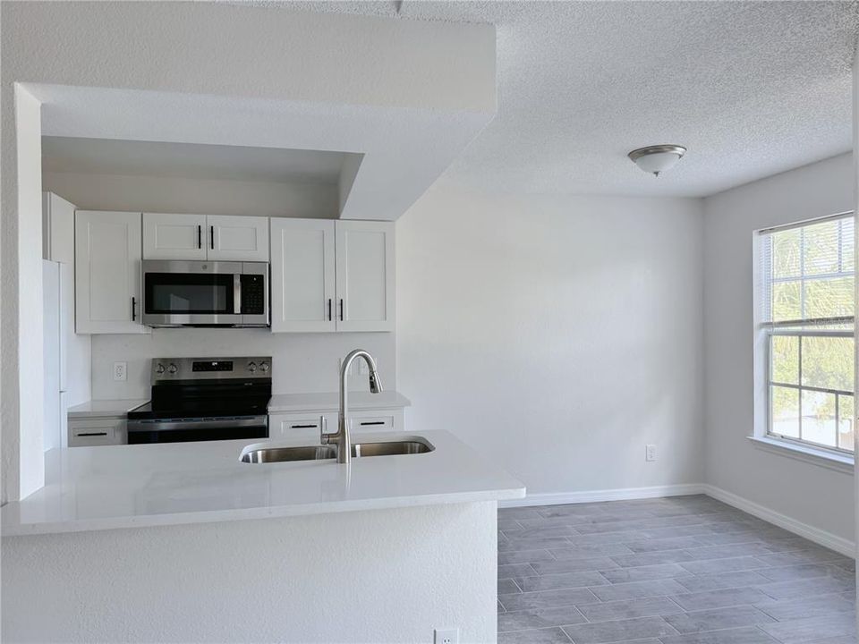 For Rent: $1,250 (1 beds, 1 baths, 673 Square Feet)