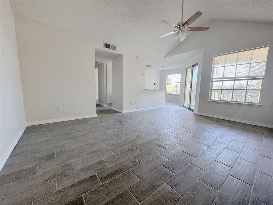 For Rent: $1,250 (1 beds, 1 baths, 673 Square Feet)