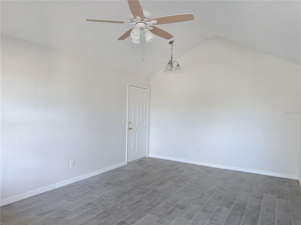 For Rent: $1,250 (1 beds, 1 baths, 673 Square Feet)