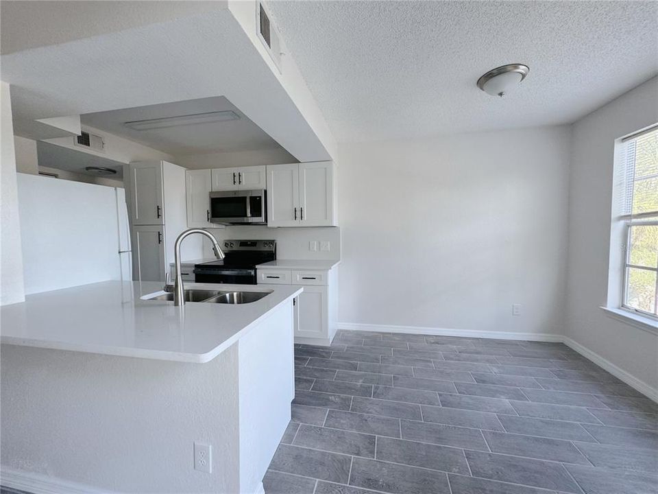 For Rent: $1,250 (1 beds, 1 baths, 673 Square Feet)