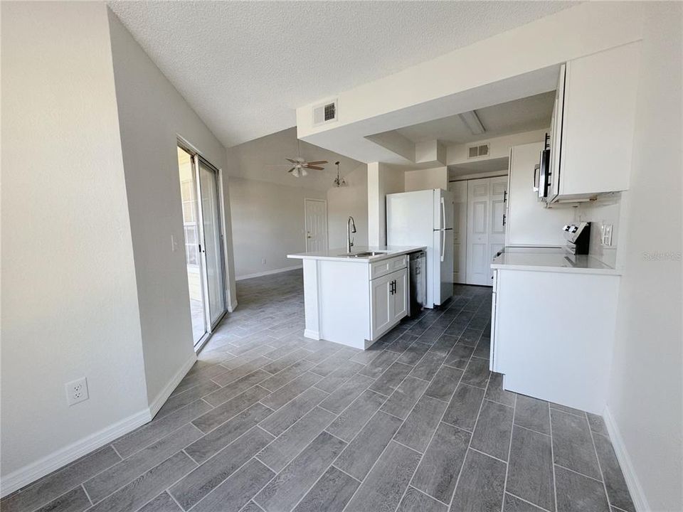 For Rent: $1,250 (1 beds, 1 baths, 673 Square Feet)