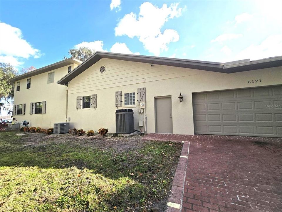 For Sale: $825,000 (3 beds, 4 baths, 3642 Square Feet)