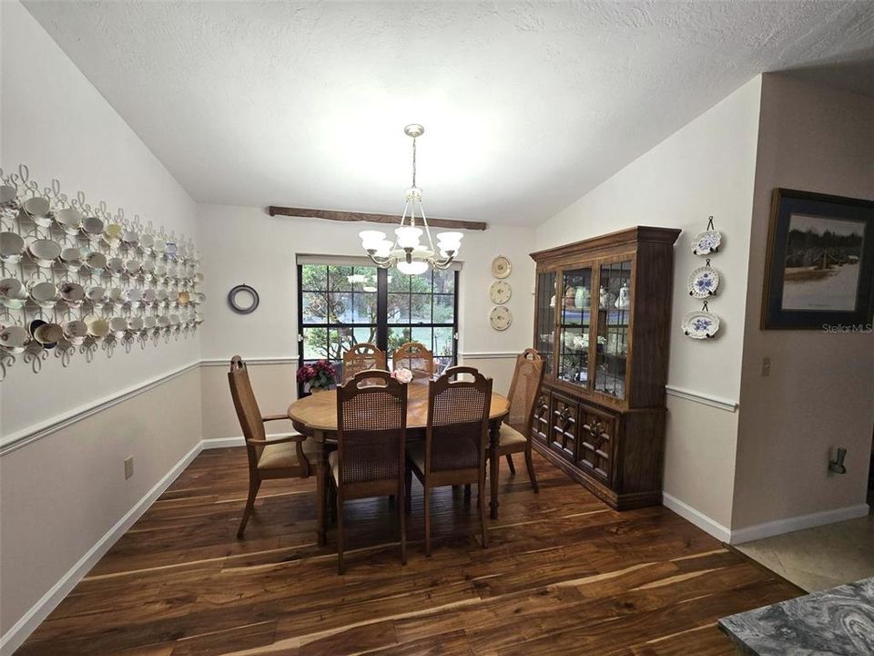 For Sale: $825,000 (3 beds, 4 baths, 3642 Square Feet)