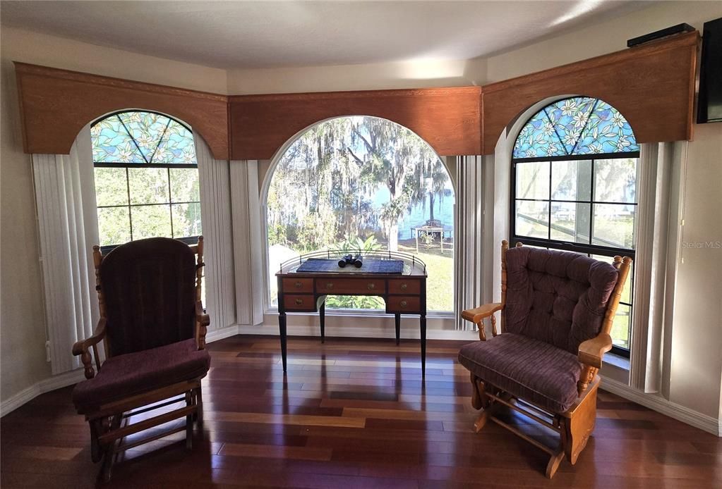 For Sale: $825,000 (3 beds, 4 baths, 3642 Square Feet)