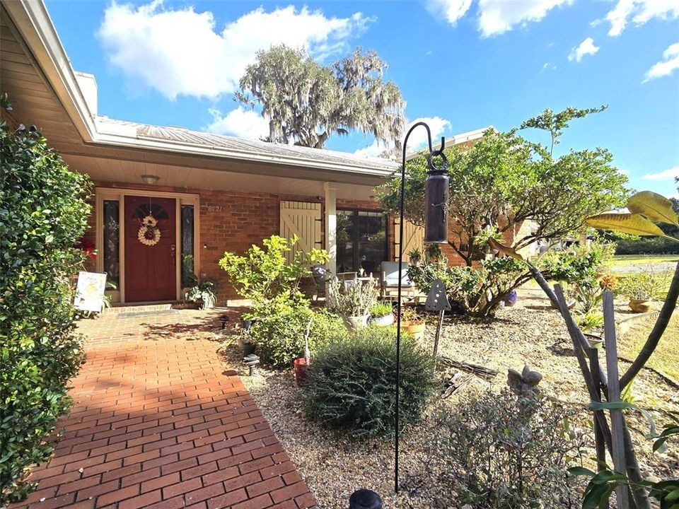 For Sale: $825,000 (3 beds, 4 baths, 3642 Square Feet)