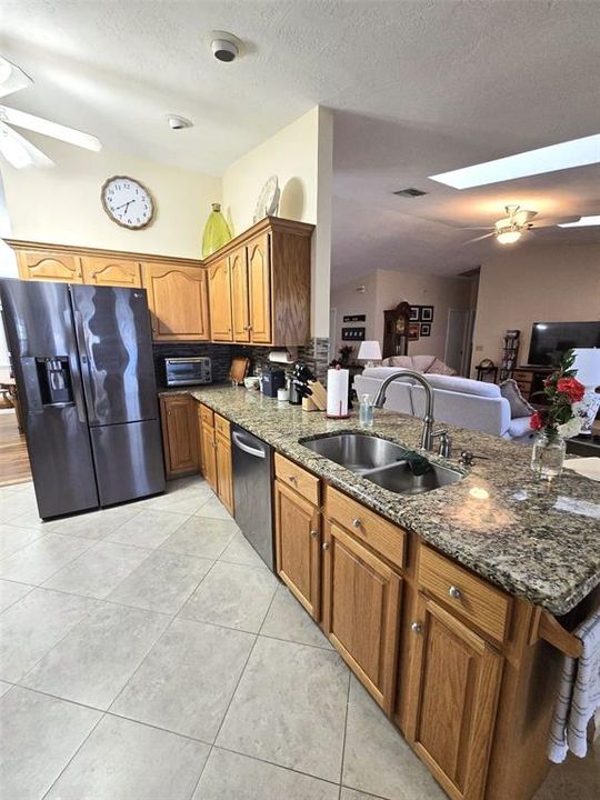 For Sale: $825,000 (3 beds, 4 baths, 3642 Square Feet)