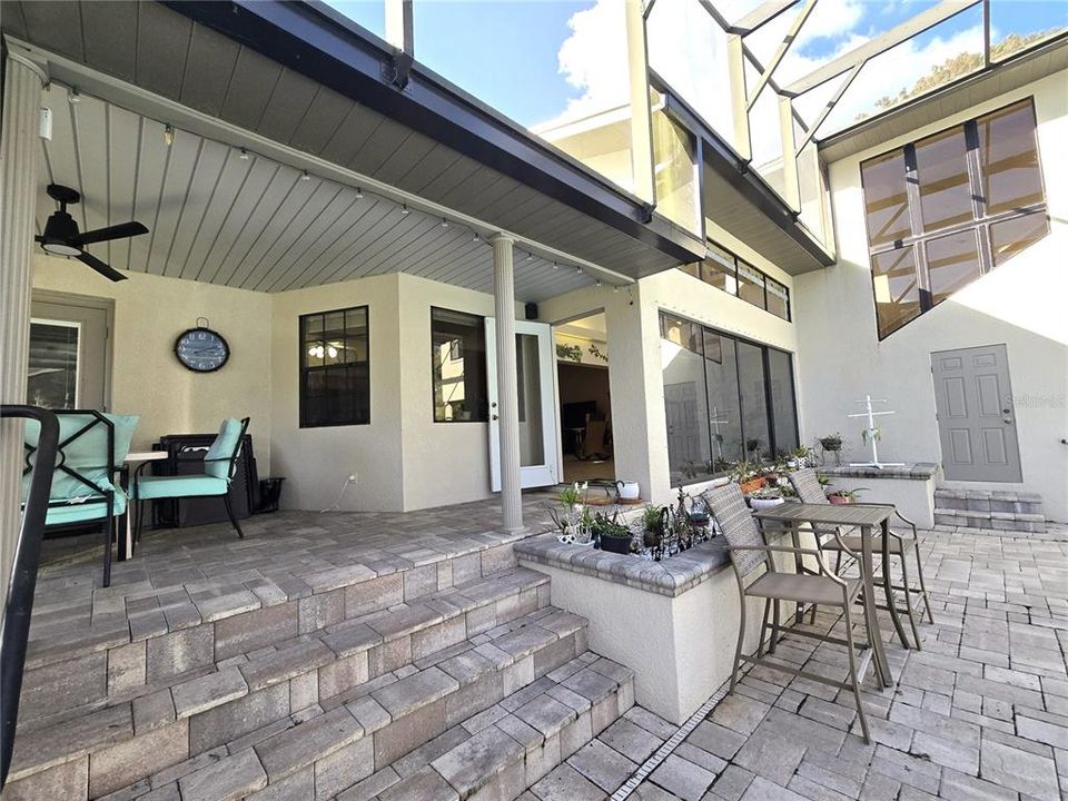 For Sale: $825,000 (3 beds, 4 baths, 3642 Square Feet)