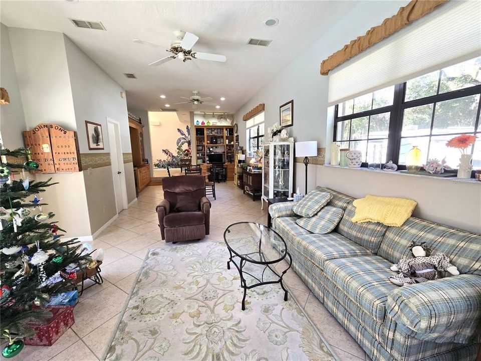 For Sale: $825,000 (3 beds, 4 baths, 3642 Square Feet)