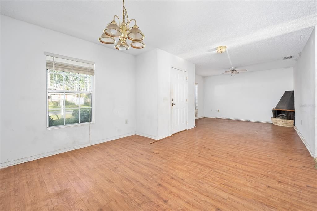 待售: $225,000 (3 贝兹, 2 浴室, 1837 平方英尺)