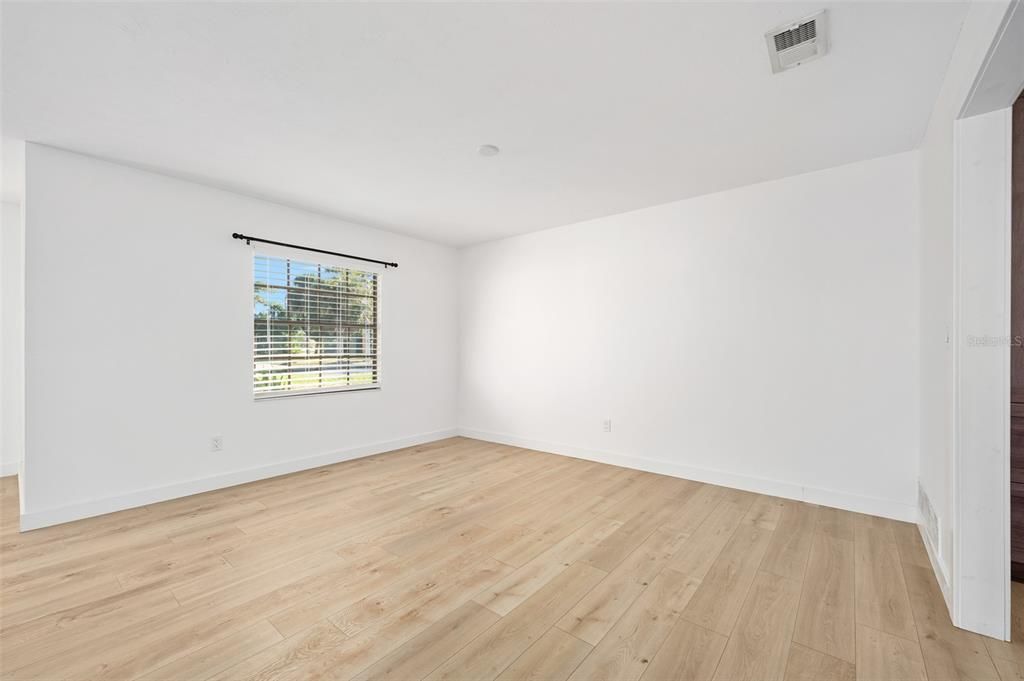 For Sale: $535,000 (3 beds, 2 baths, 1986 Square Feet)