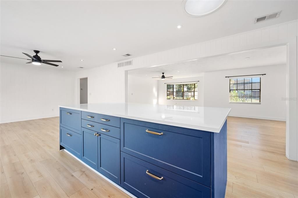 For Sale: $535,000 (3 beds, 2 baths, 1986 Square Feet)