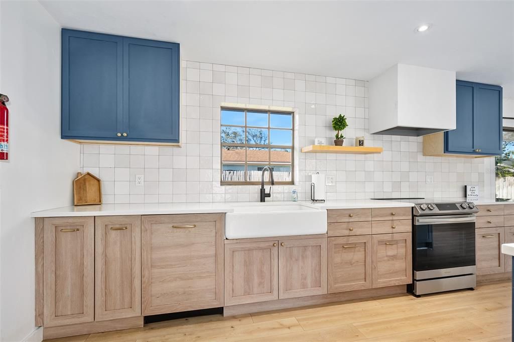 For Sale: $535,000 (3 beds, 2 baths, 1986 Square Feet)