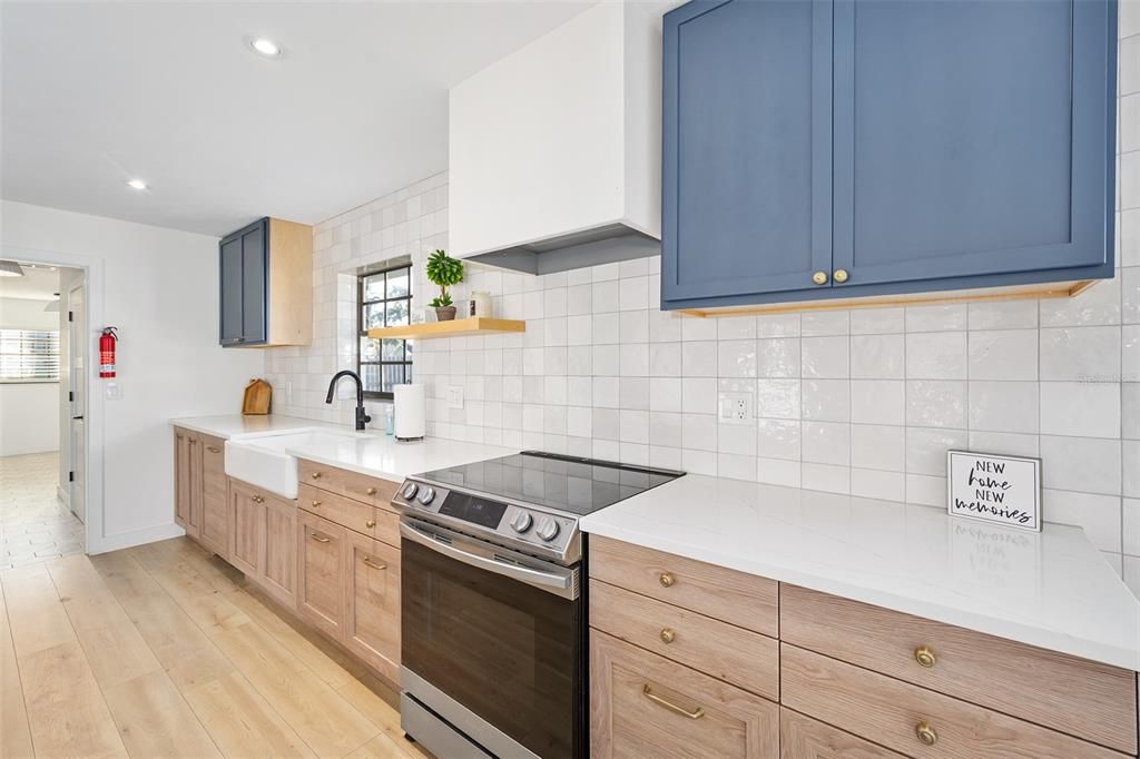 For Sale: $535,000 (3 beds, 2 baths, 1986 Square Feet)