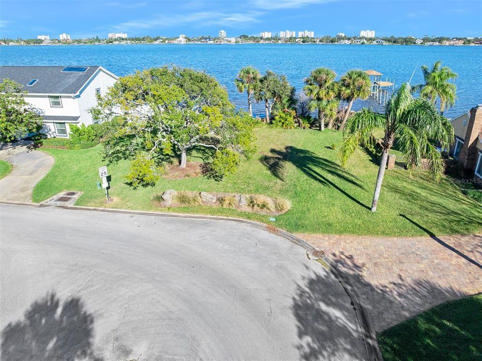 For Sale: $535,000 (3 beds, 2 baths, 1986 Square Feet)