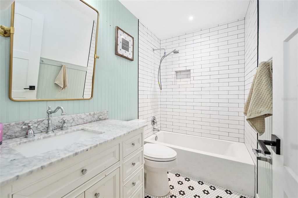 For Sale: $535,000 (3 beds, 2 baths, 1986 Square Feet)