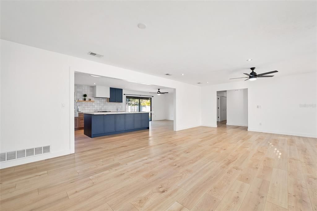 For Sale: $535,000 (3 beds, 2 baths, 1986 Square Feet)