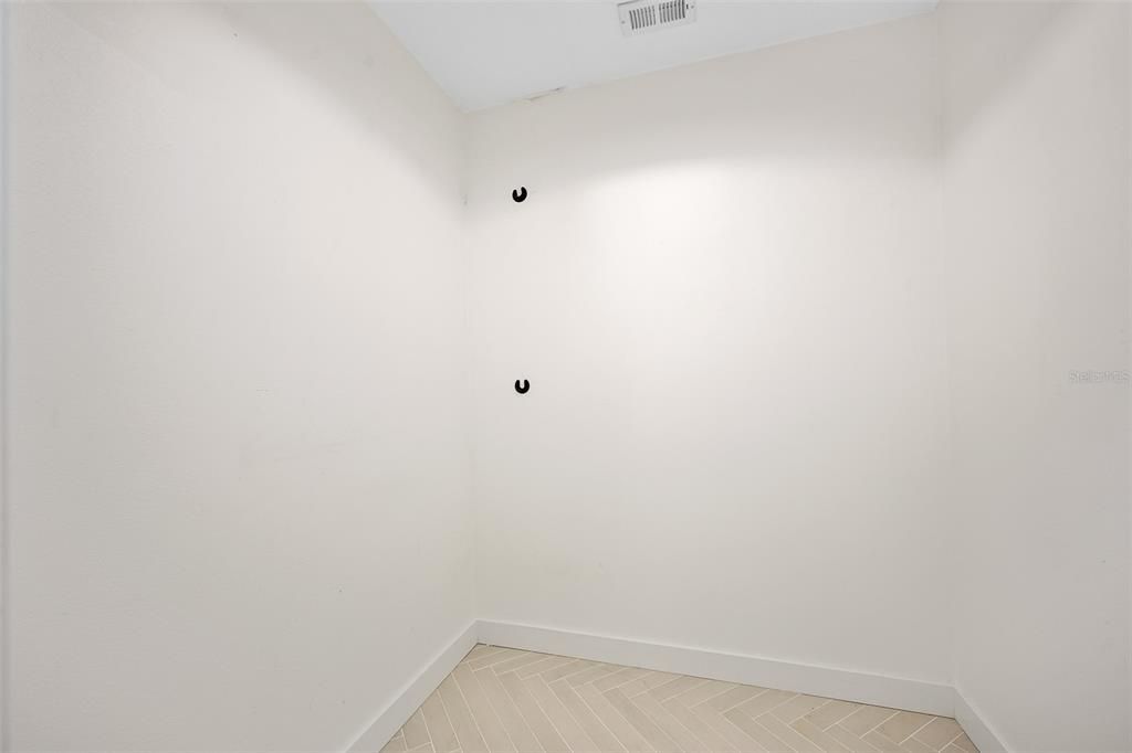 For Sale: $535,000 (3 beds, 2 baths, 1986 Square Feet)