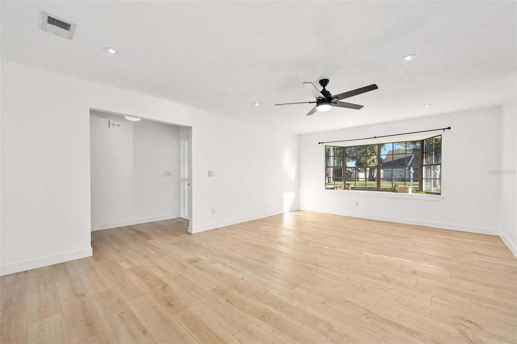 For Sale: $535,000 (3 beds, 2 baths, 1986 Square Feet)