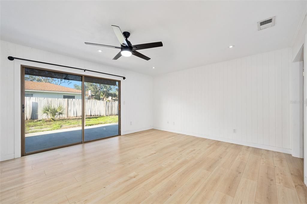 For Sale: $535,000 (3 beds, 2 baths, 1986 Square Feet)