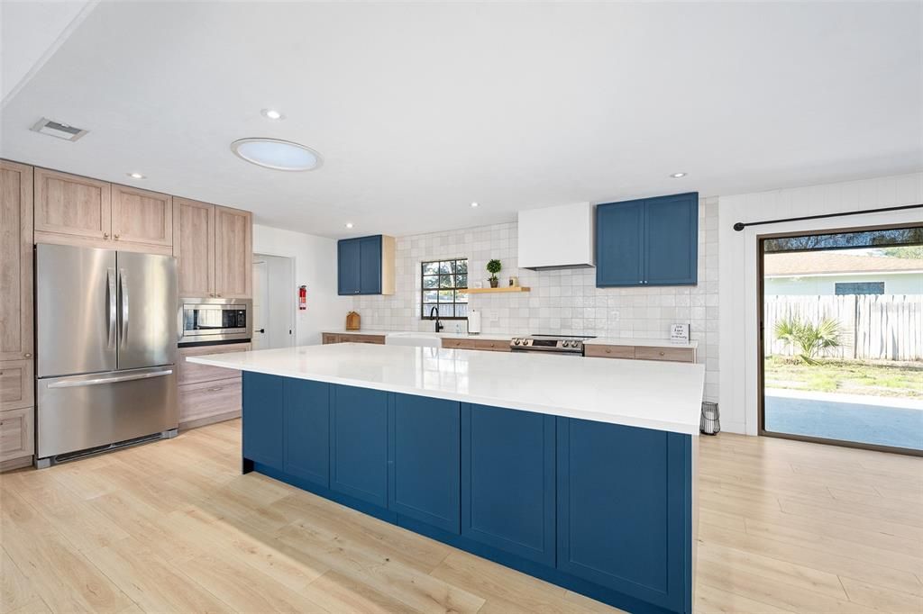 For Sale: $535,000 (3 beds, 2 baths, 1986 Square Feet)