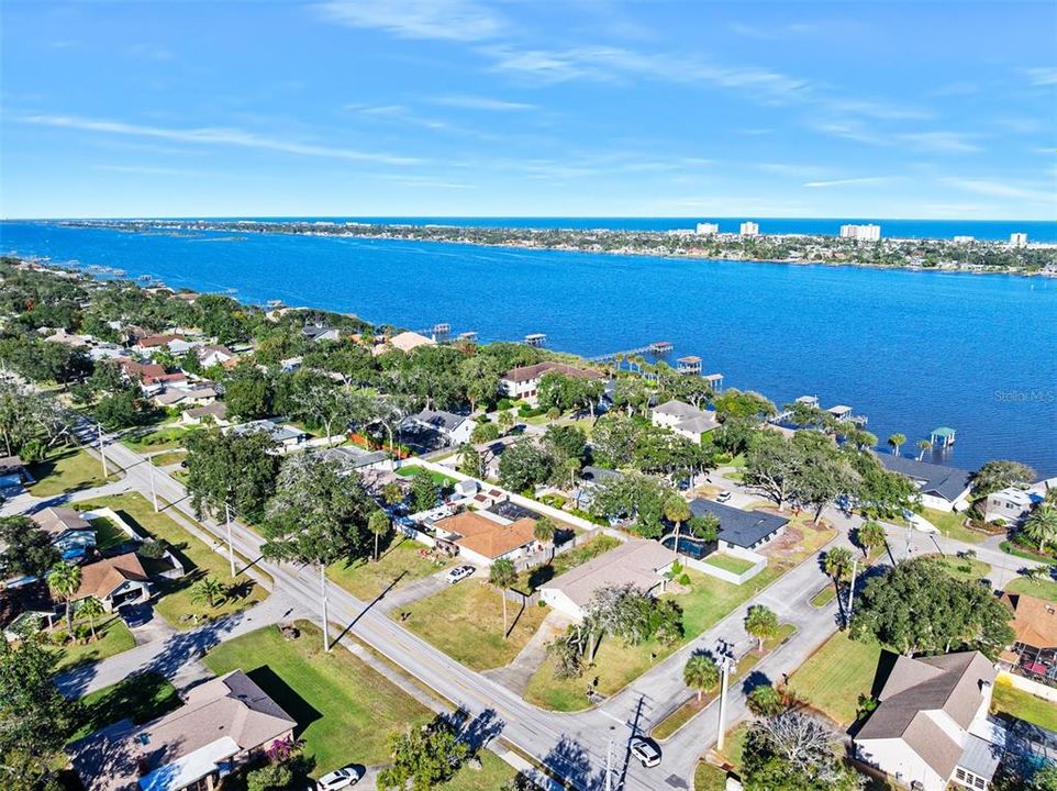 For Sale: $535,000 (3 beds, 2 baths, 1986 Square Feet)