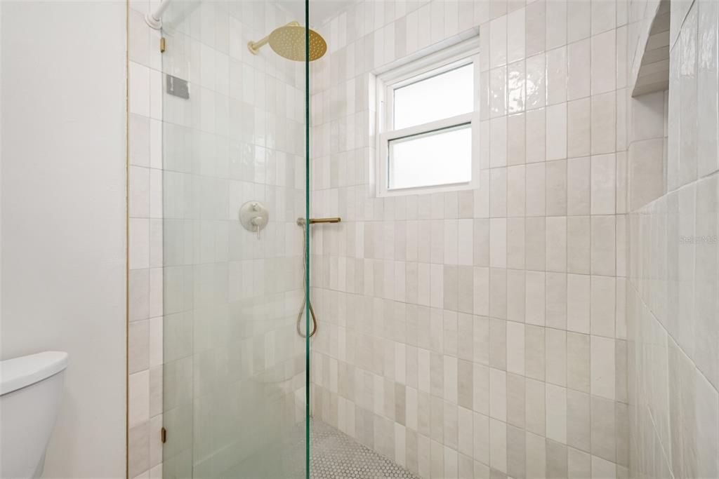 For Sale: $535,000 (3 beds, 2 baths, 1986 Square Feet)