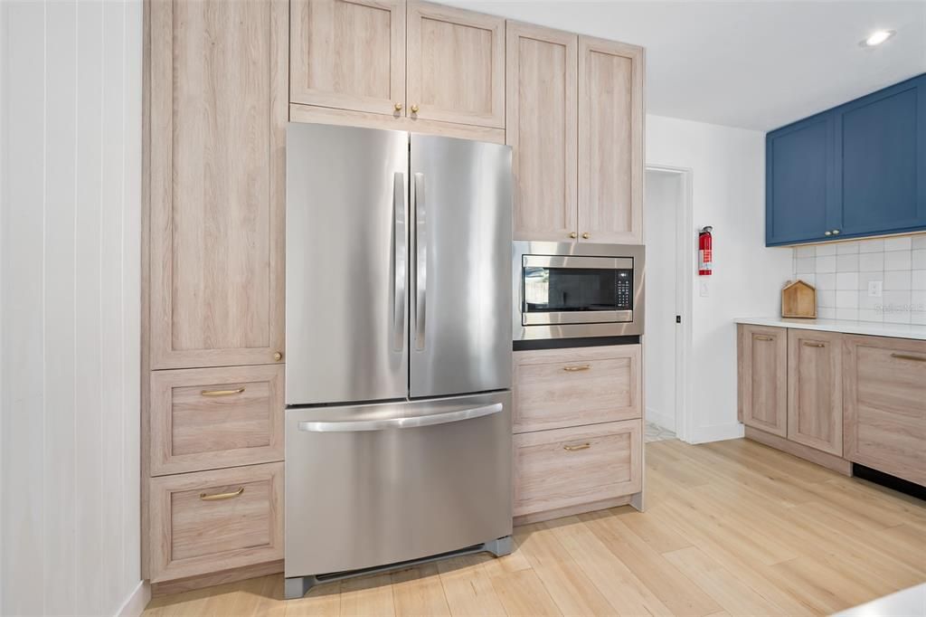 For Sale: $535,000 (3 beds, 2 baths, 1986 Square Feet)