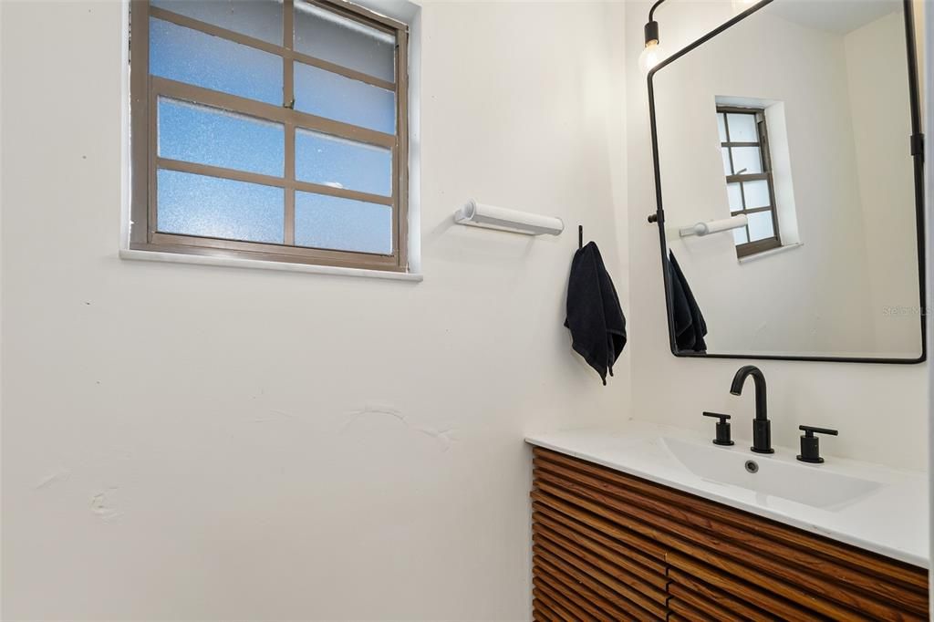 For Sale: $535,000 (3 beds, 2 baths, 1986 Square Feet)