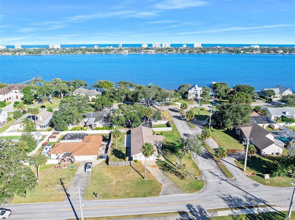 For Sale: $535,000 (3 beds, 2 baths, 1986 Square Feet)