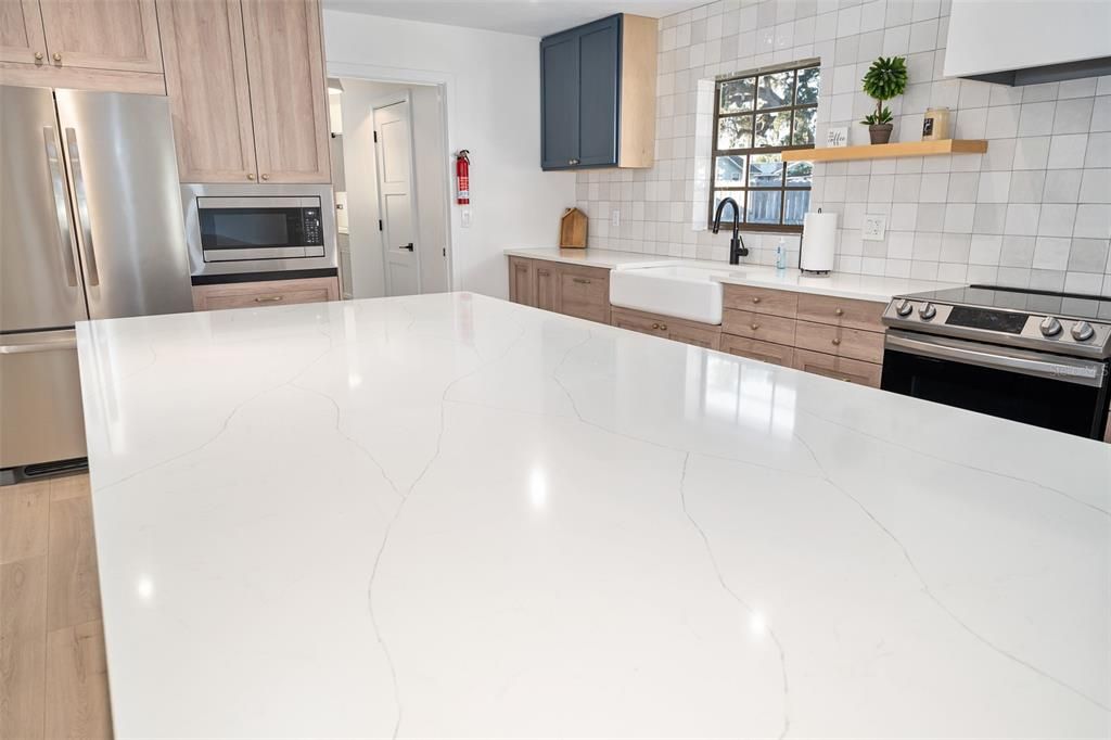 For Sale: $535,000 (3 beds, 2 baths, 1986 Square Feet)