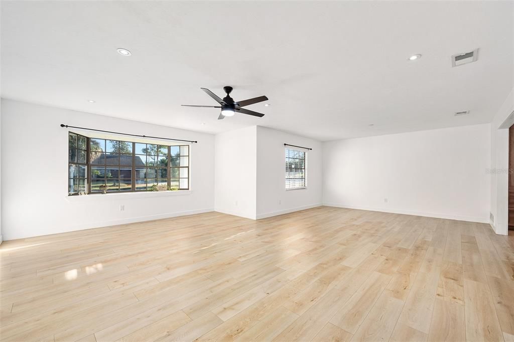 For Sale: $535,000 (3 beds, 2 baths, 1986 Square Feet)