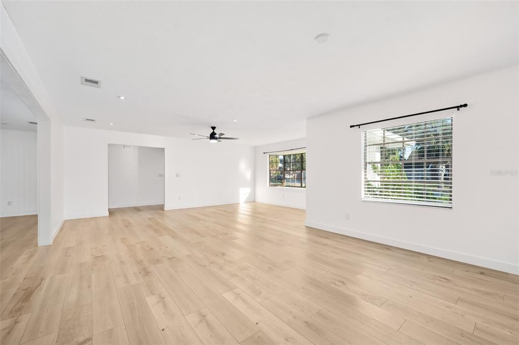 For Sale: $535,000 (3 beds, 2 baths, 1986 Square Feet)