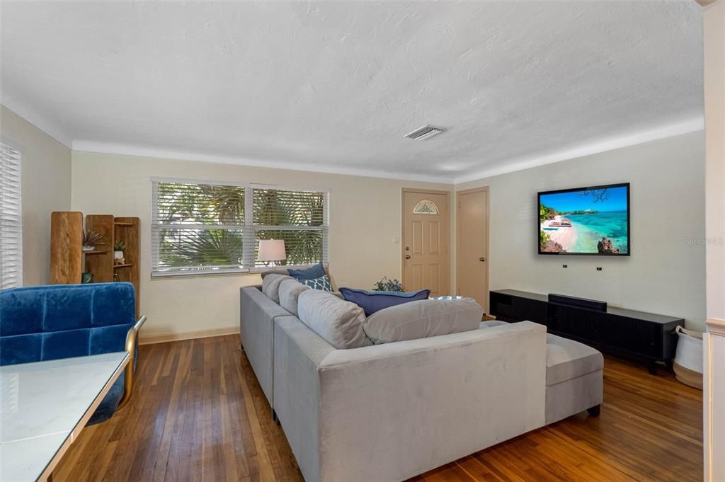 出租: $3,000 (4 贝兹, 2 浴室, 1405 平方英尺)