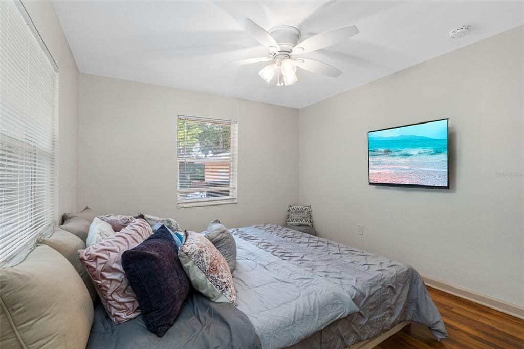 出租: $3,000 (4 贝兹, 2 浴室, 1405 平方英尺)