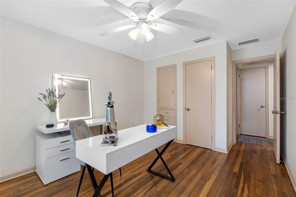 出租: $3,000 (4 贝兹, 2 浴室, 1405 平方英尺)